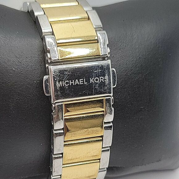 Michael Kors MK5626 Womens Stainless Steel Analog Silver Dial Quartz Watch BC769 - Picture 5 of 10